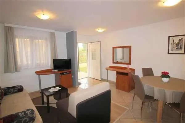 Apartment In Novigrad/Istrien 9505 Karpinjan 0*,  Croatia